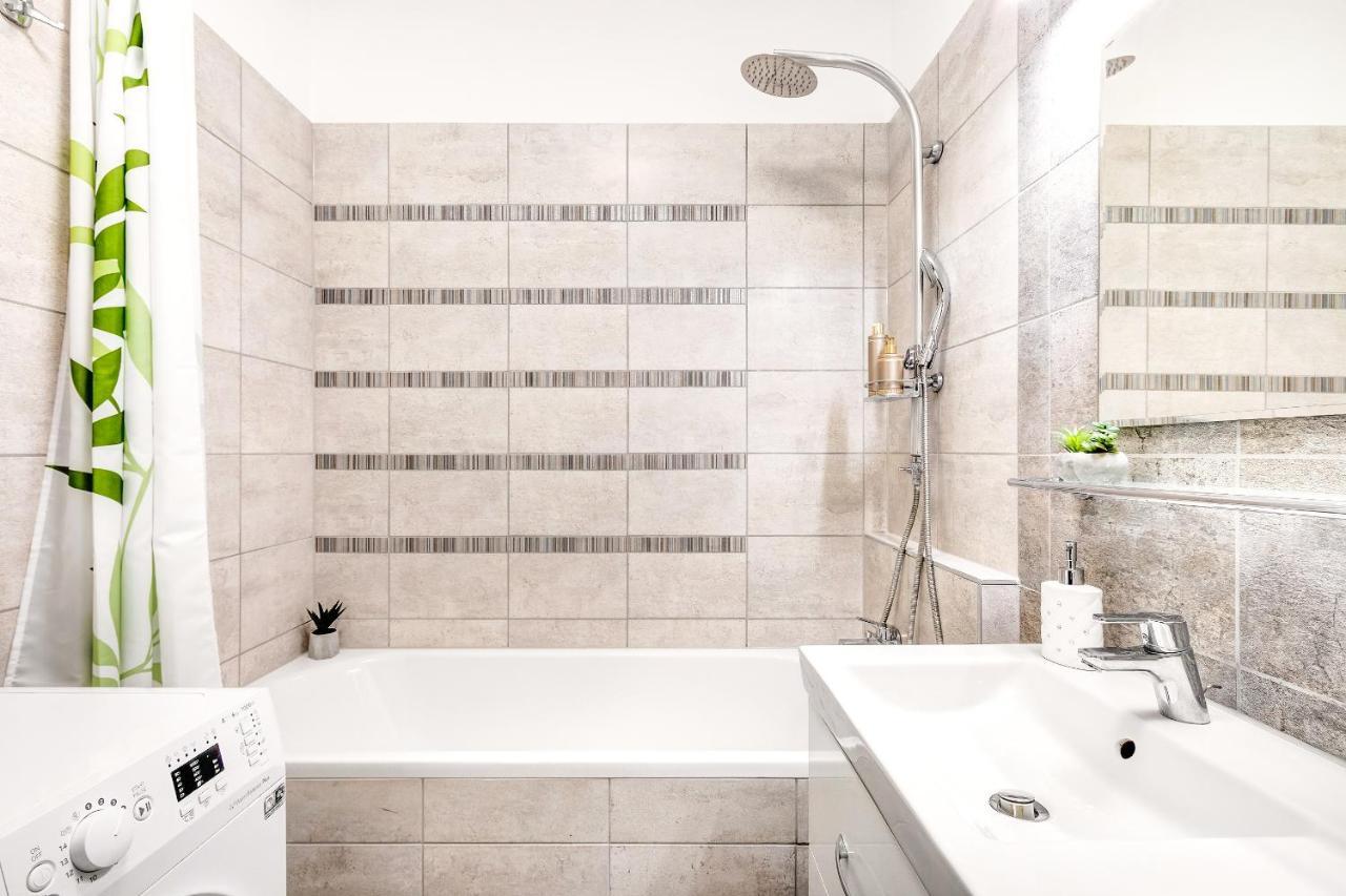 Apartmán Modern With Free Garage And Balcony In The Downtown